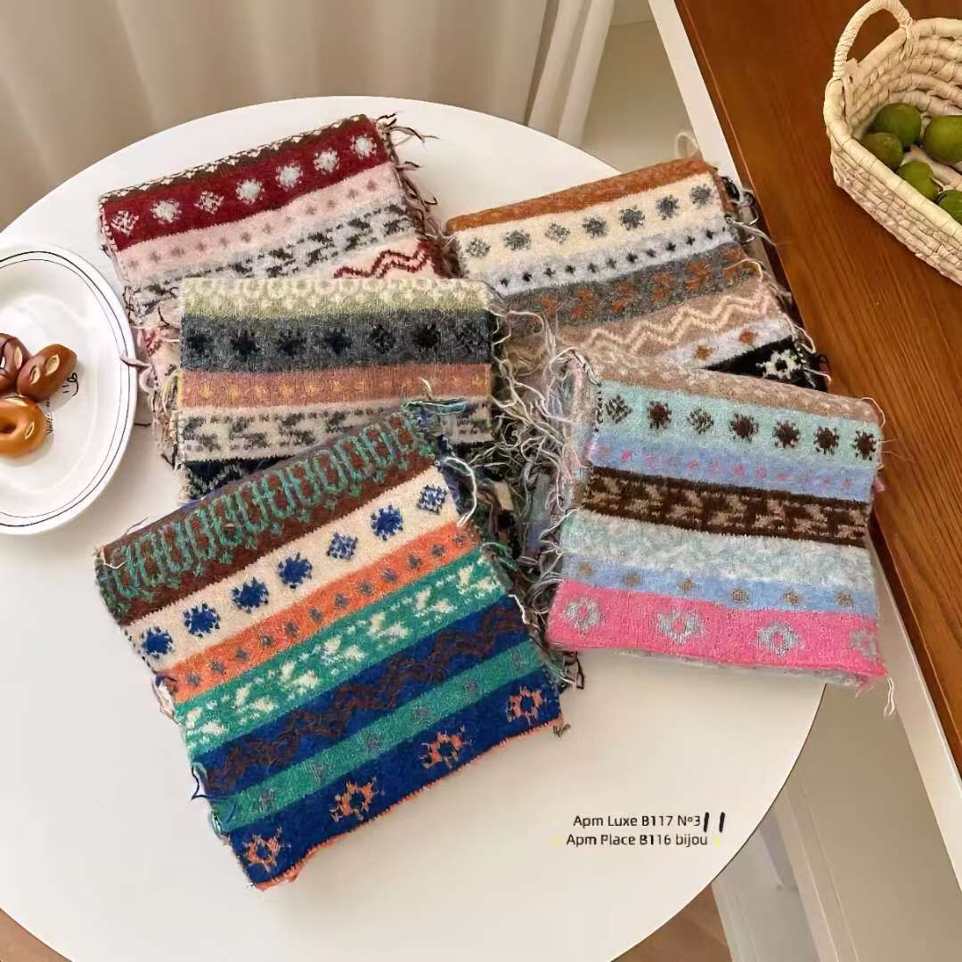 BN5356 復古花紋針織蘇蘇頸巾