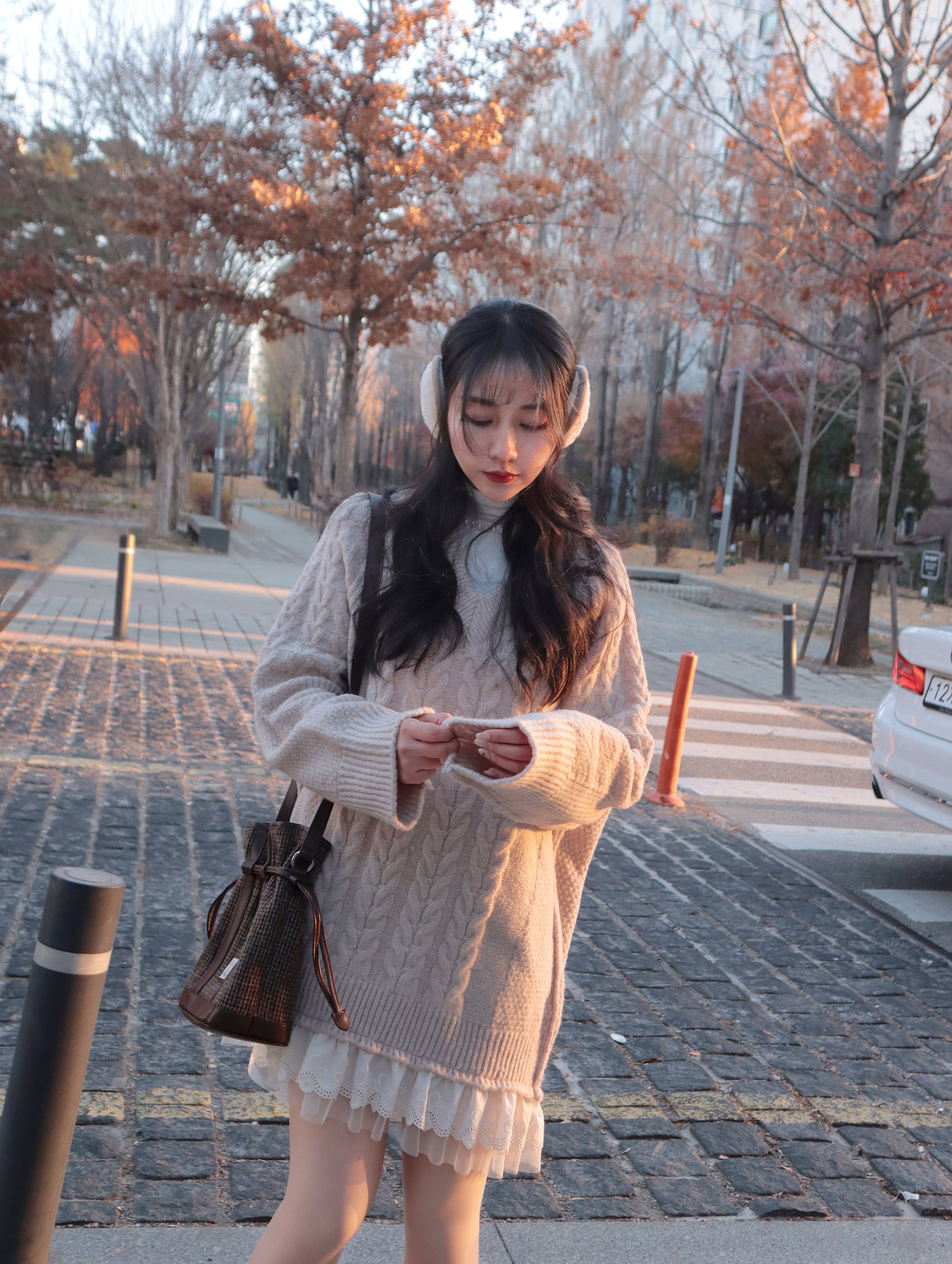 Dec5103 設計師蕾絲褆花裙擺拼接麻花針織毛衣洋