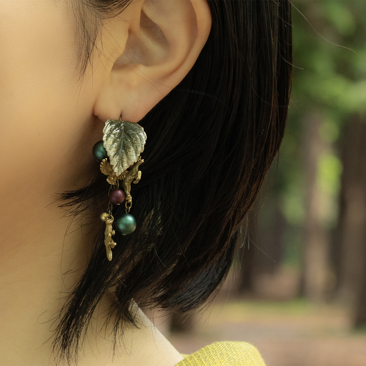 森林裡翩翩起舞的動物耳環