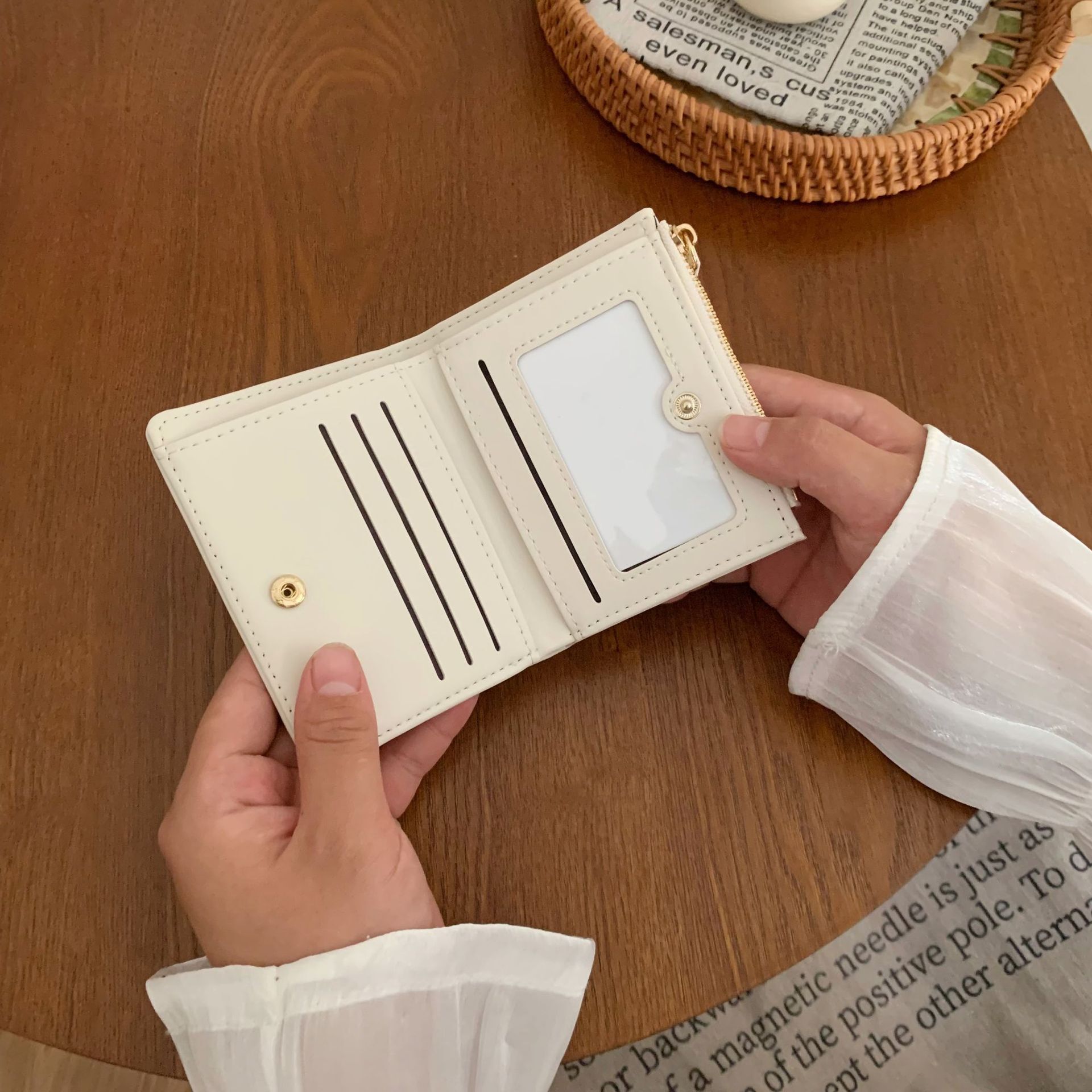 Elegant Floral Short Zipper Wallet