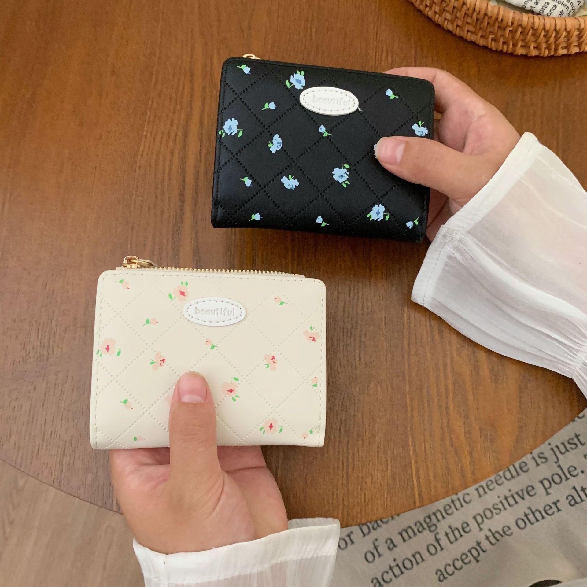 Elegant Floral Short Zipper Wallet