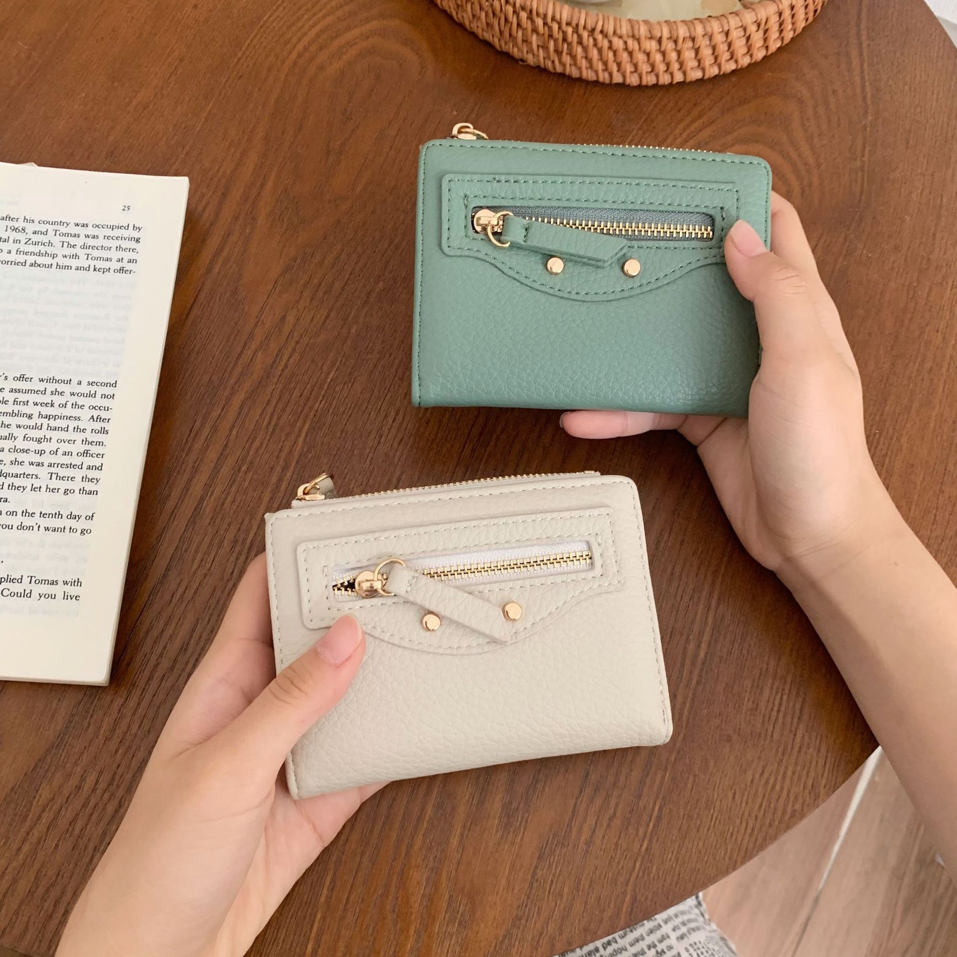 Minimal Studded Litchi-Texture Short Zipper Wallet