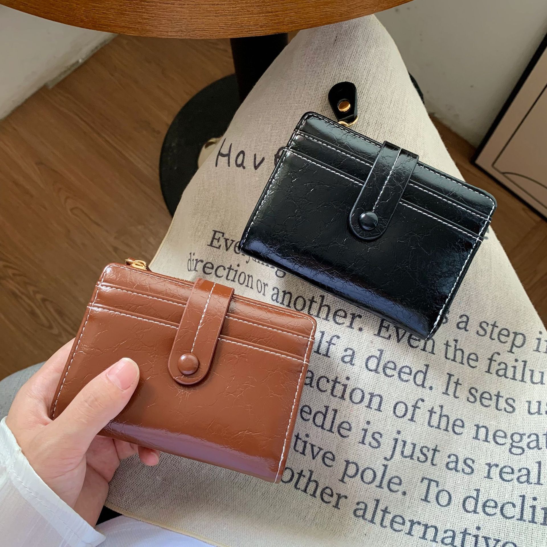 Elegant Short Multi-Card Zipper Wallet