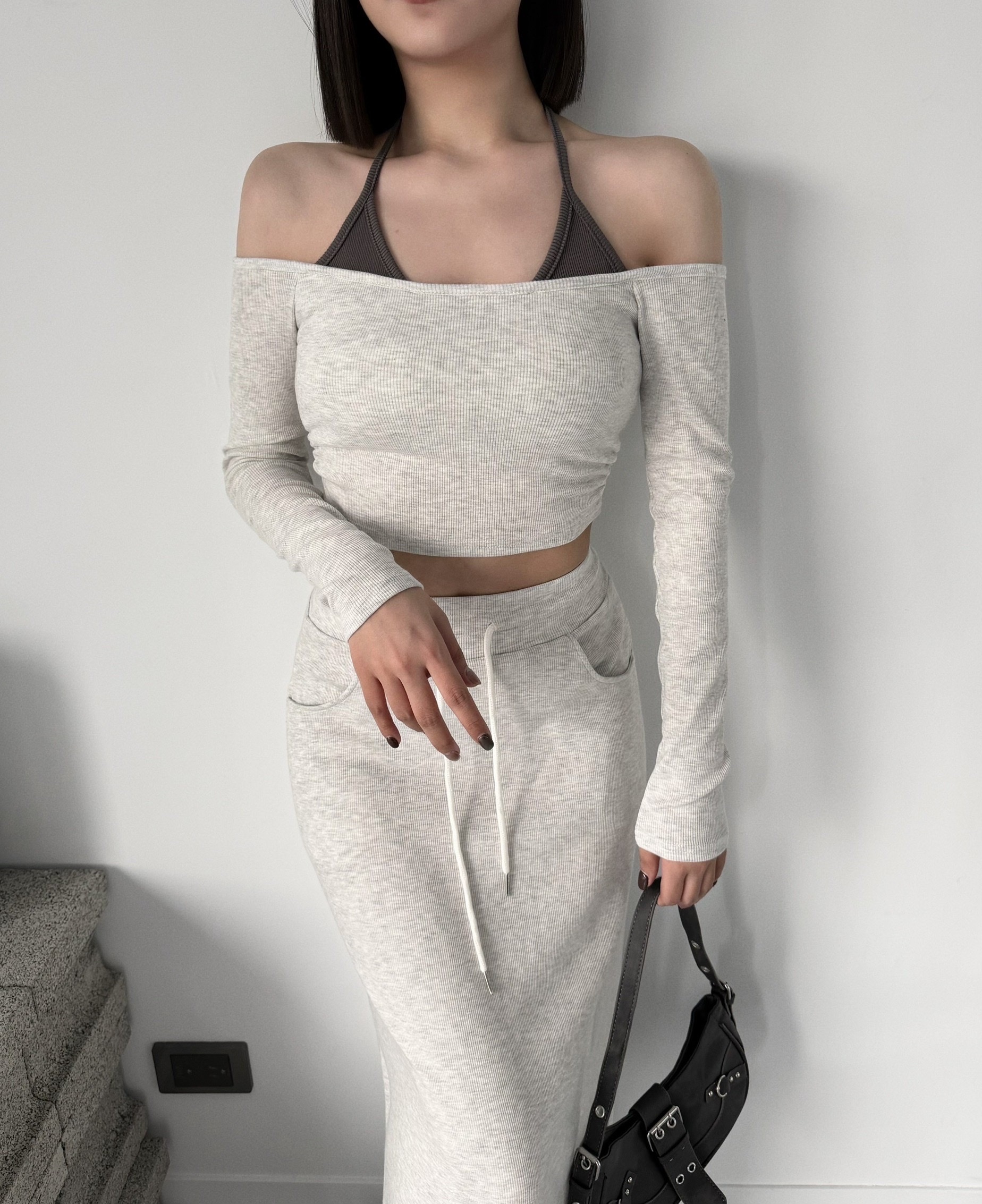 🇹🇼掛脖假兩件一字領上衣＋抽繩長裙set