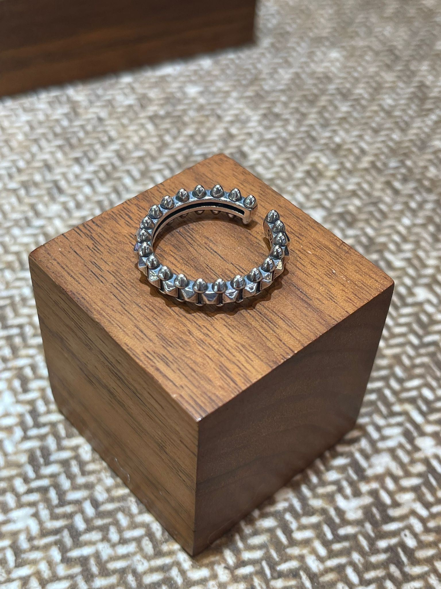 sl1221/尖尖釘釘戒指