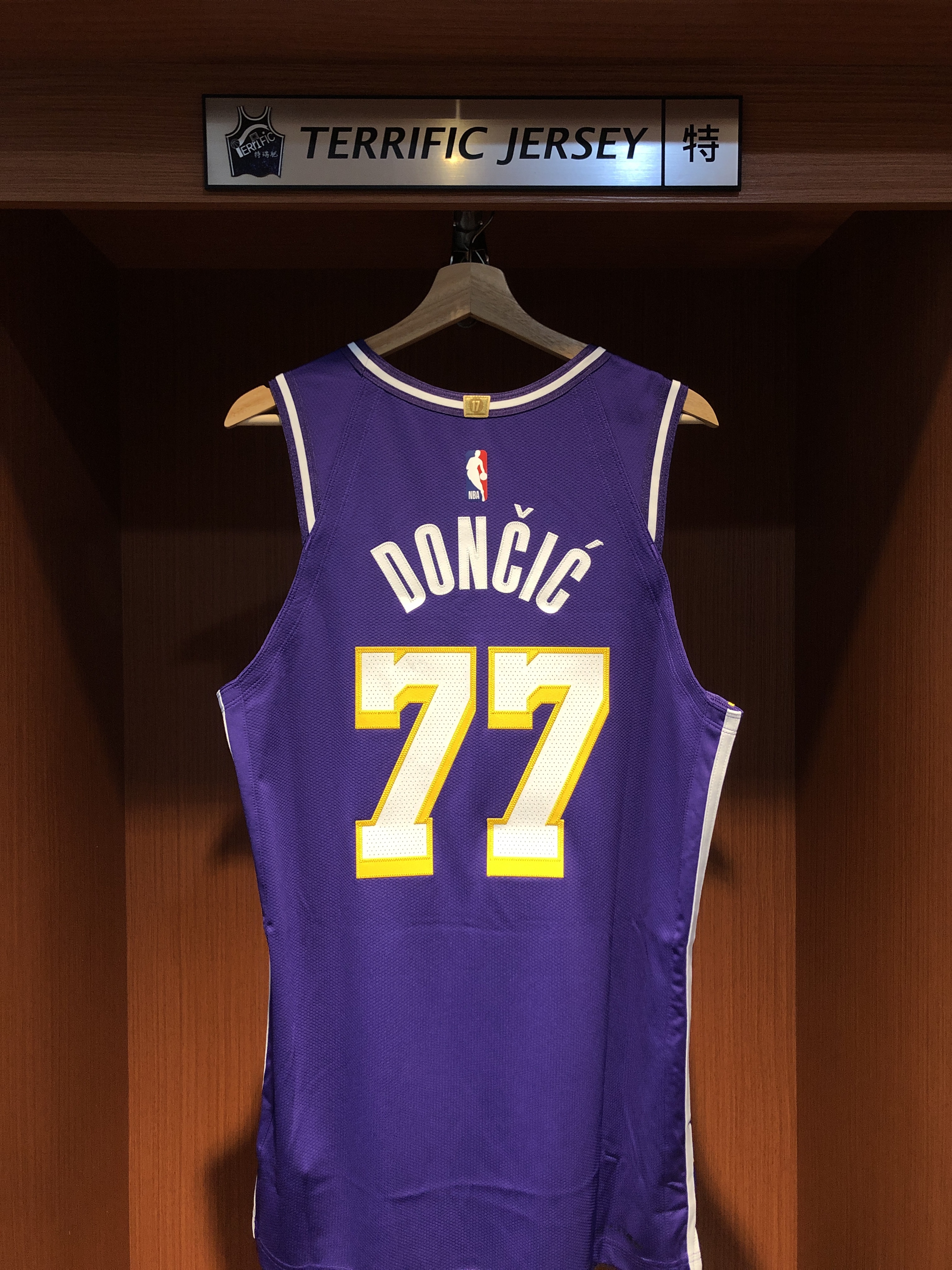 NBA球衣 Luka Doncic 洛杉磯湖人紫 Statement Jordan Authentic 球員版 電繡 全新