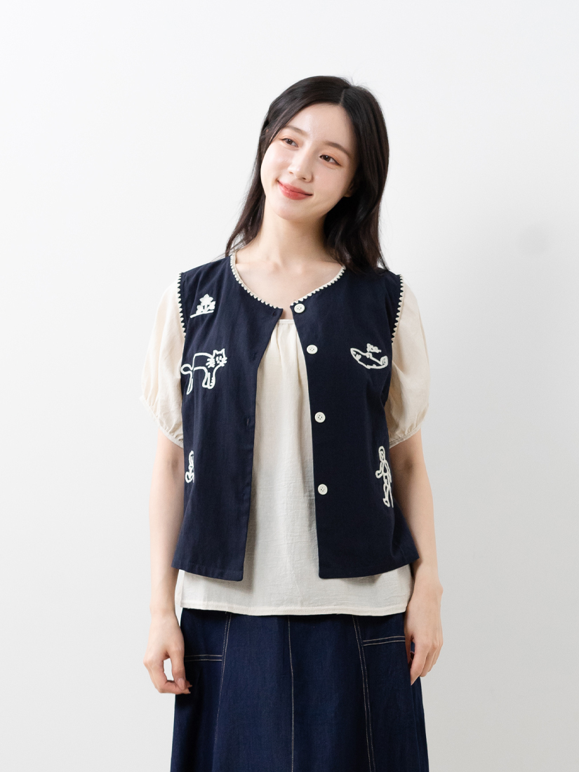 棉麻感貓咪鯨魚鎖鏈縫穿搭背心