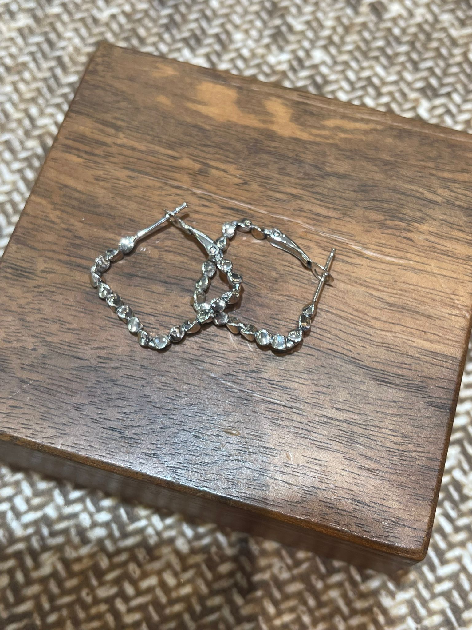 sl1236/扁方形扭珠耳環