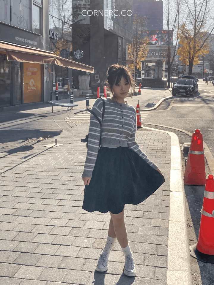 Fine And Smooth Corduroy Skirt〈🇰🇷DAY 2〉