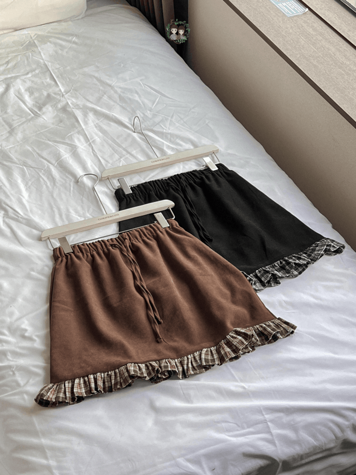 Cute Checkered Ruffle Skirt〈🇰🇷DAY 2〉