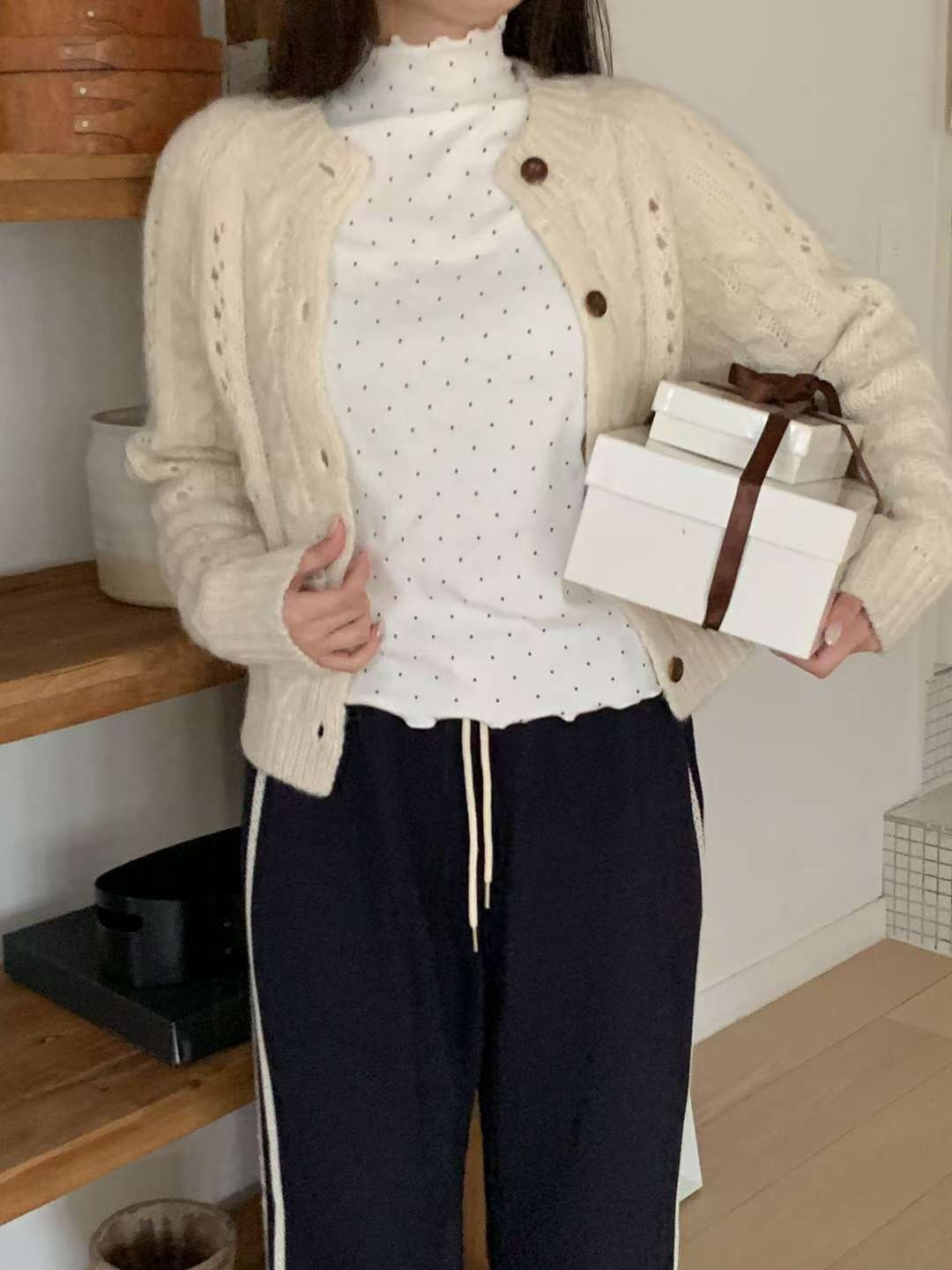 點點高領內搭