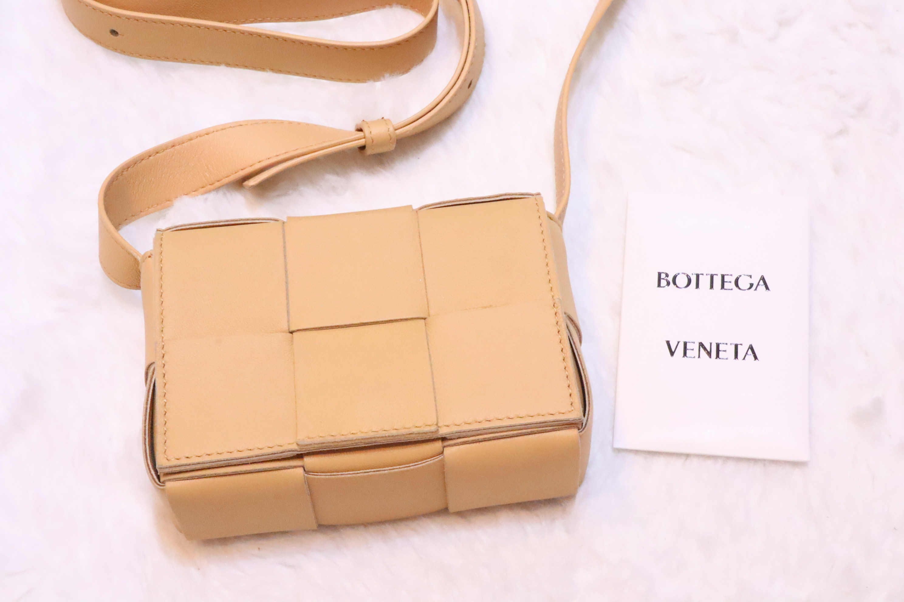 Bv 6格 杏色斜孭袋 🤎(現貨）