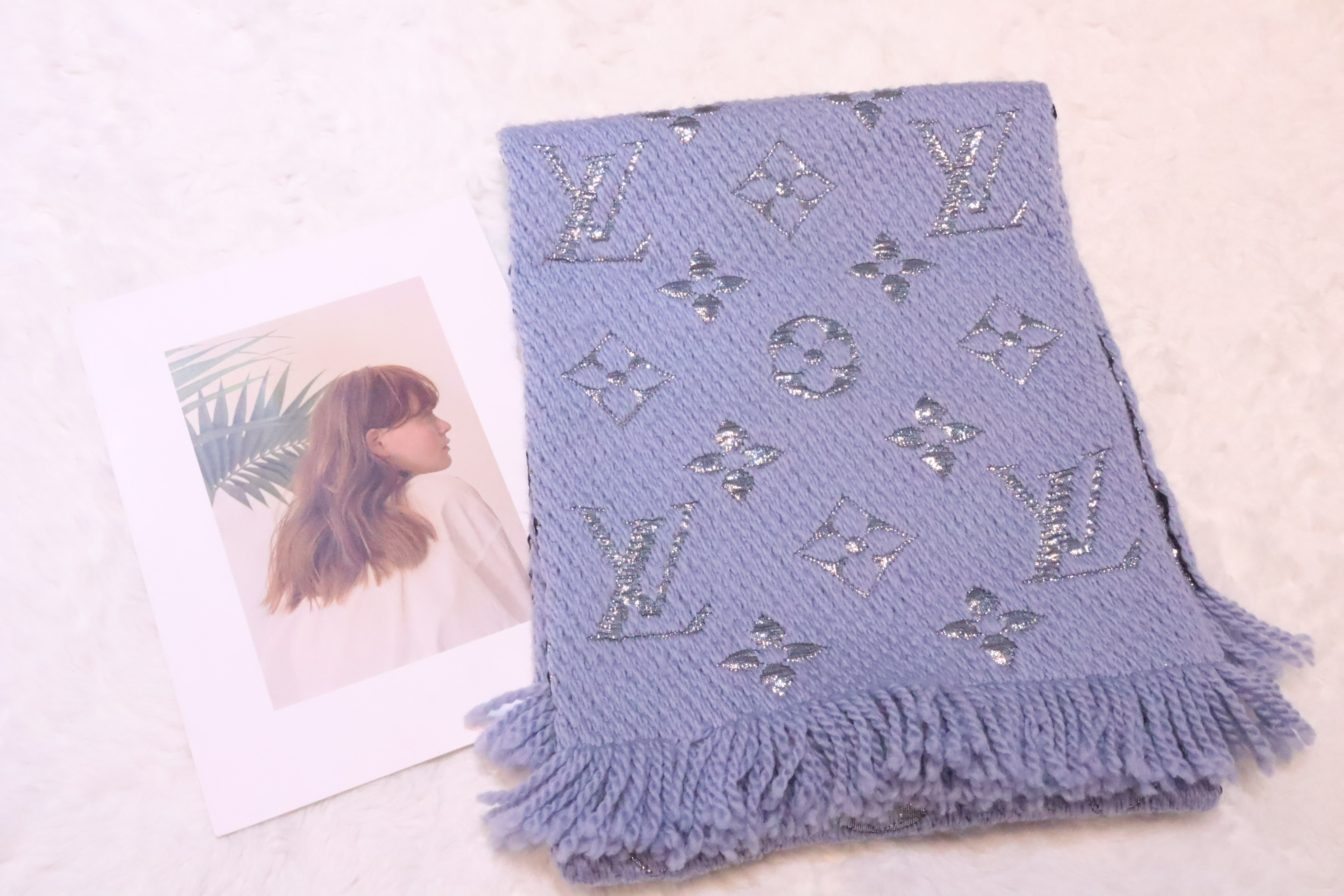 lv 藍色銀色閃線 頸巾💙 （現貨）