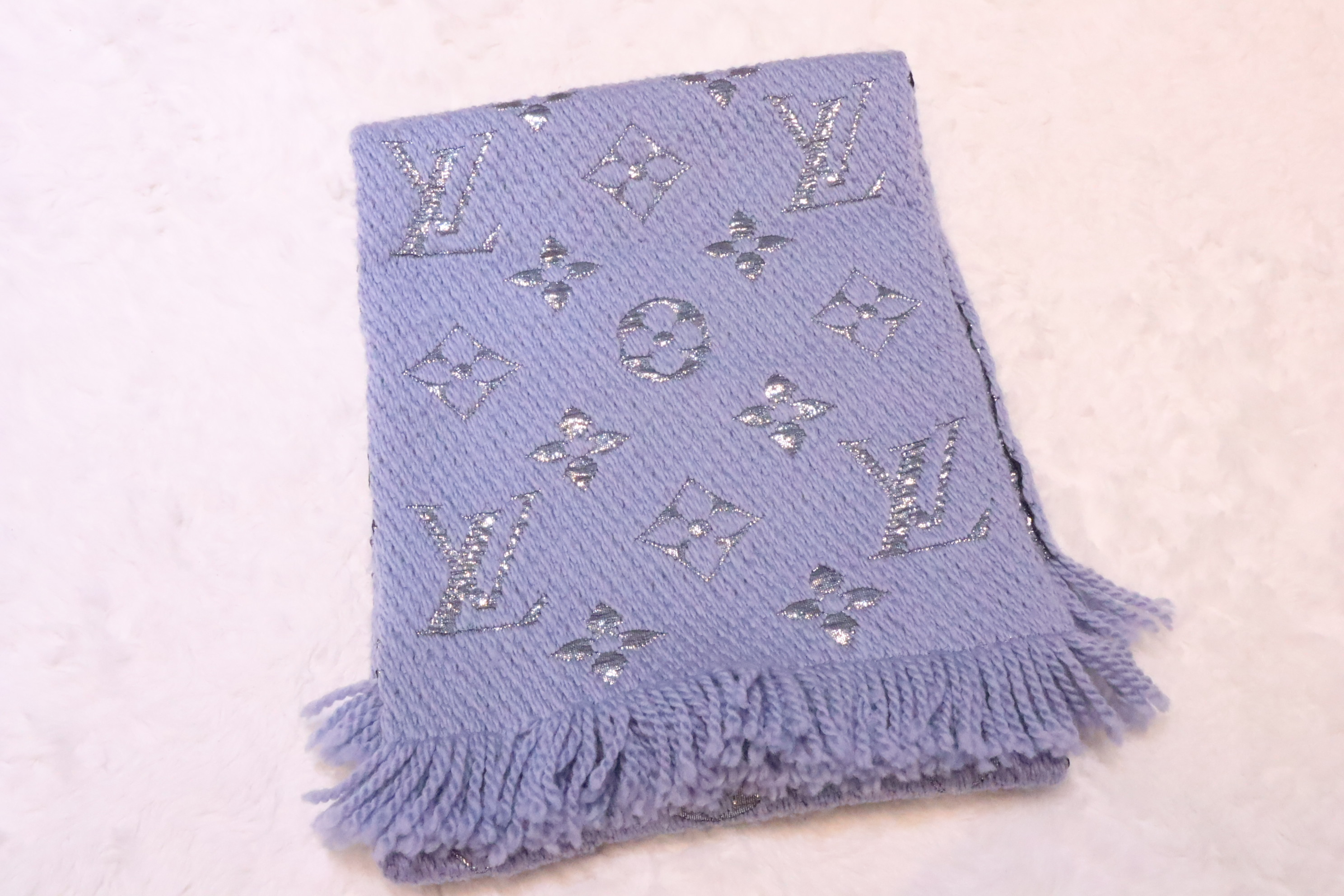 lv 藍色銀色閃線 頸巾💙 （現貨）