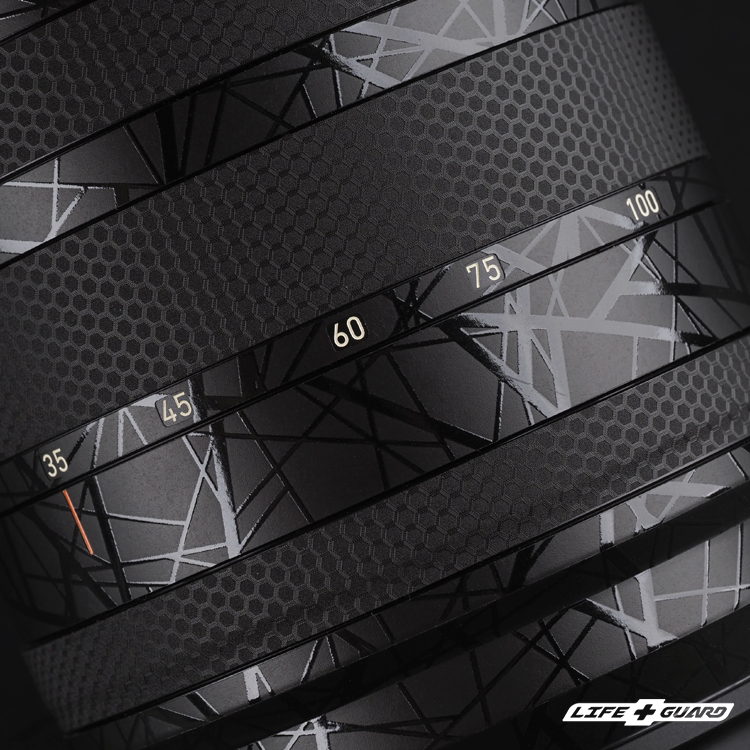 交織極黑 XCUB 鏡頭貼膜質感特寫，LIFE+GUARD 設計風格