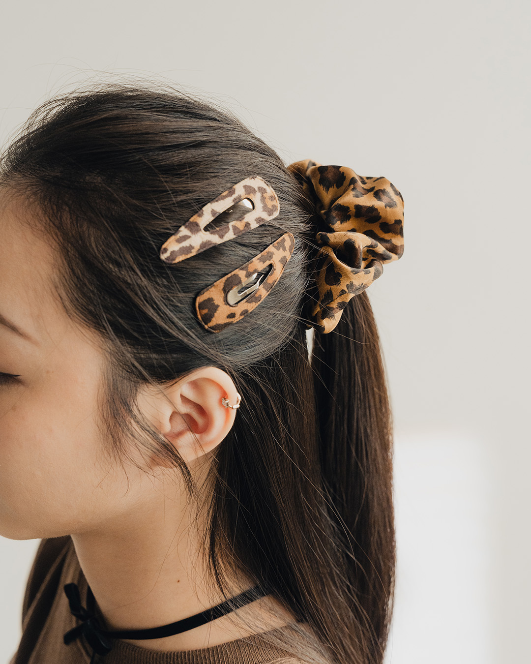 Leopard print suede hair clip set, available in two colors.【07090425】in stock+pre-order