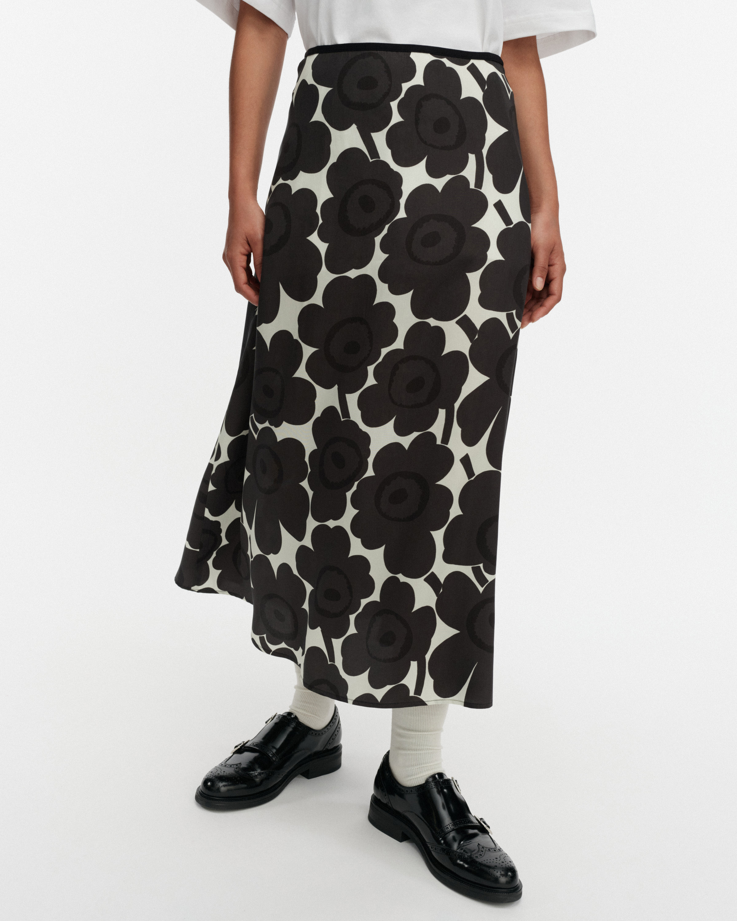 Sh Edetä Unikko 長裙