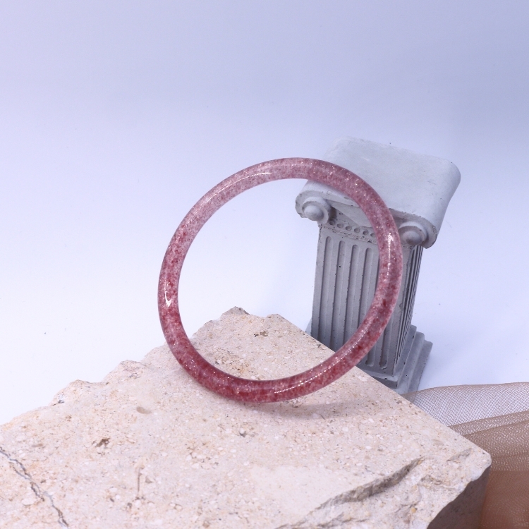 【天然石水晶手鐲】圈口尺寸60以上 爆閃草莓晶