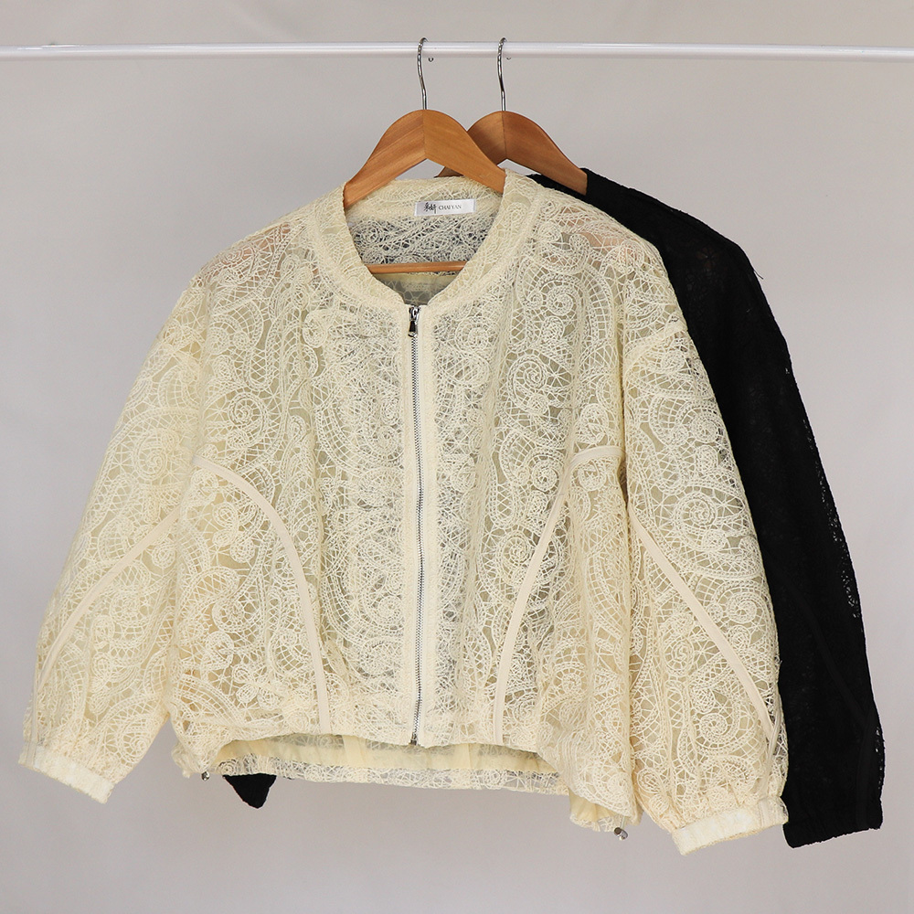 落肩圖騰蕾絲刺繡寬鬆短版圓領外套