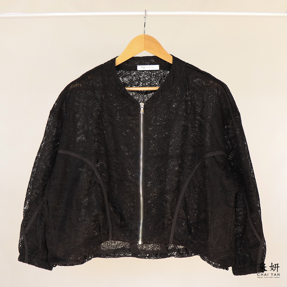 落肩圖騰蕾絲刺繡寬鬆短版圓領外套