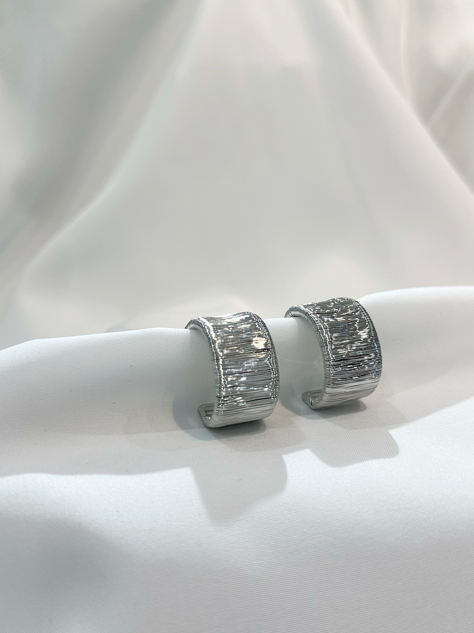 午夜亮點!細緻紋理C型圓環