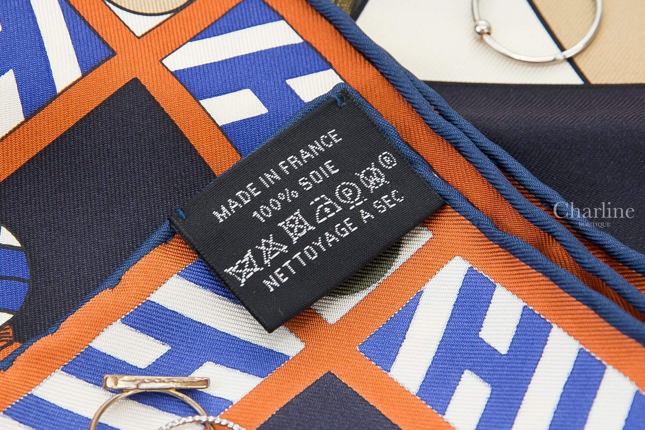 Hermès A Toute Allure scarf 90 黑色/金色/藍色十二宮格幾何圖形駿馬真絲方巾-Charline Boutique 精品代購
