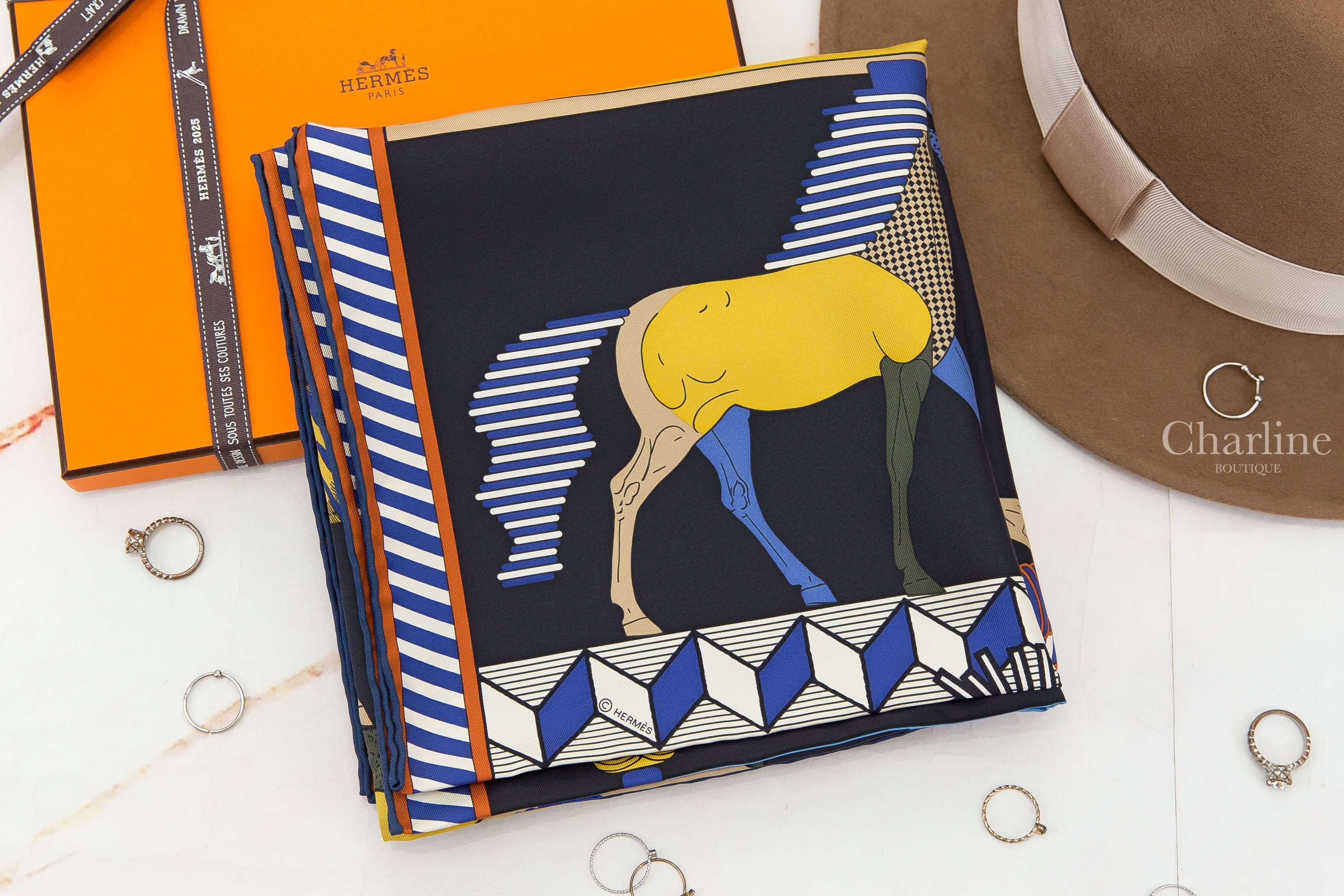 Hermès A Toute Allure scarf 90 黑色/金色/藍色十二宮格幾何圖形駿馬真絲方巾-Charline Boutique 精品代購