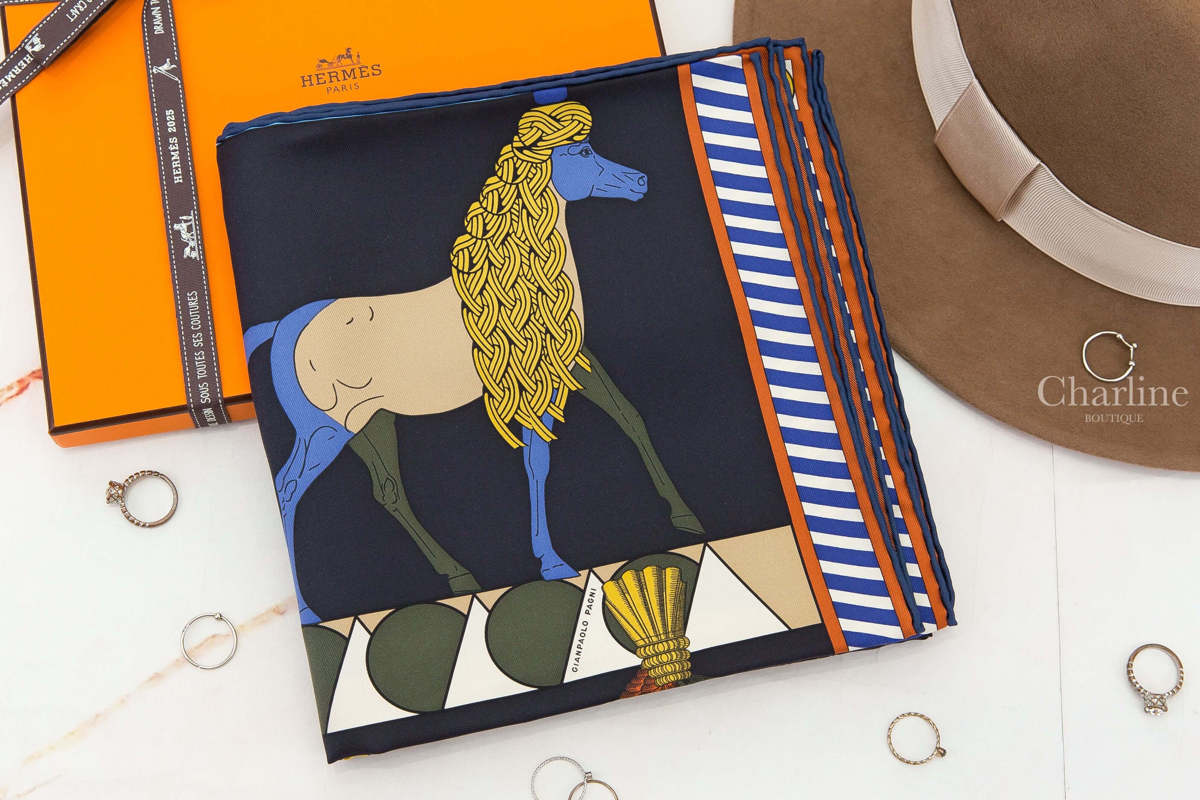 Hermès A Toute Allure scarf 90 黑色/金色/藍色十二宮格幾何圖形駿馬真絲方巾-Charline Boutique 精品代購
