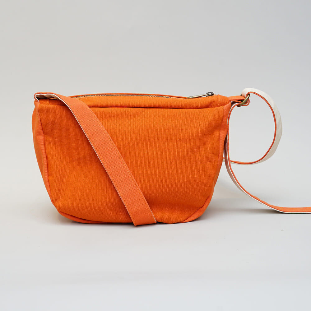 【新上市】盈月  斜背帆布包 柿子橘