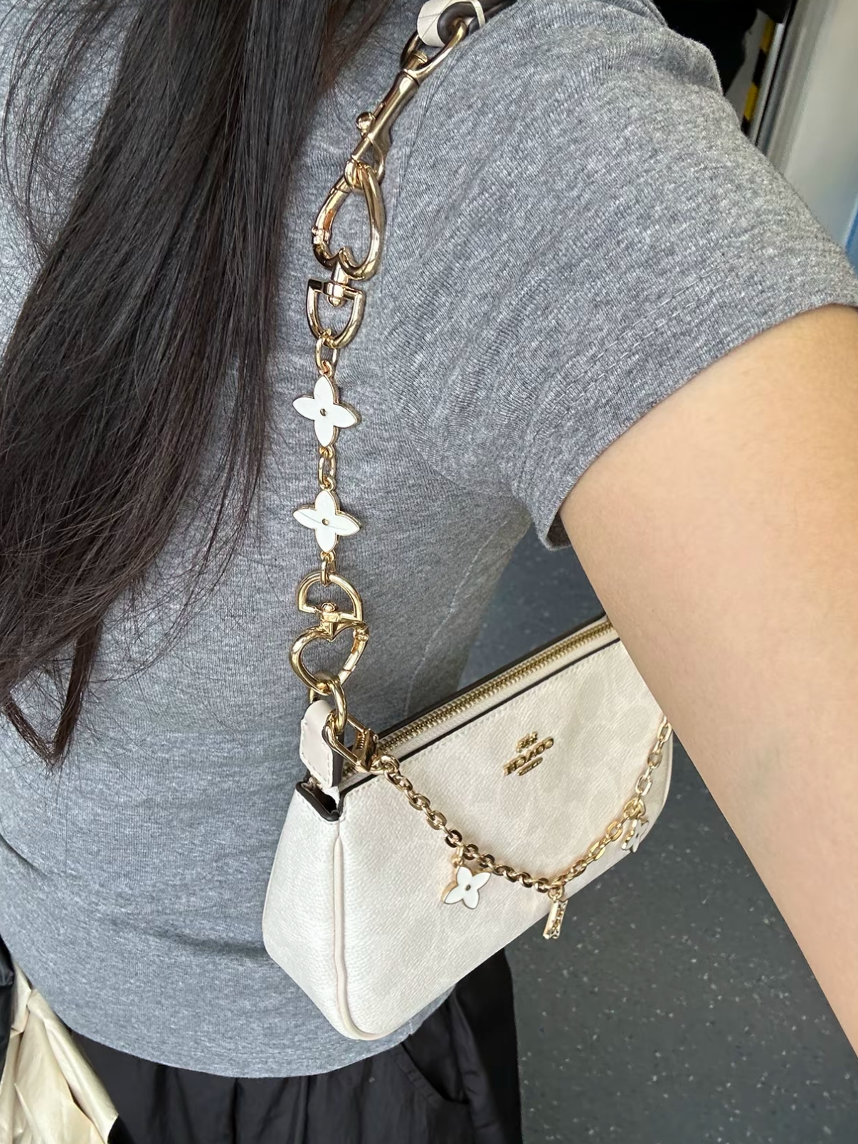 COACH NOLITA 復古經典老花印花 麻將包 冰川白