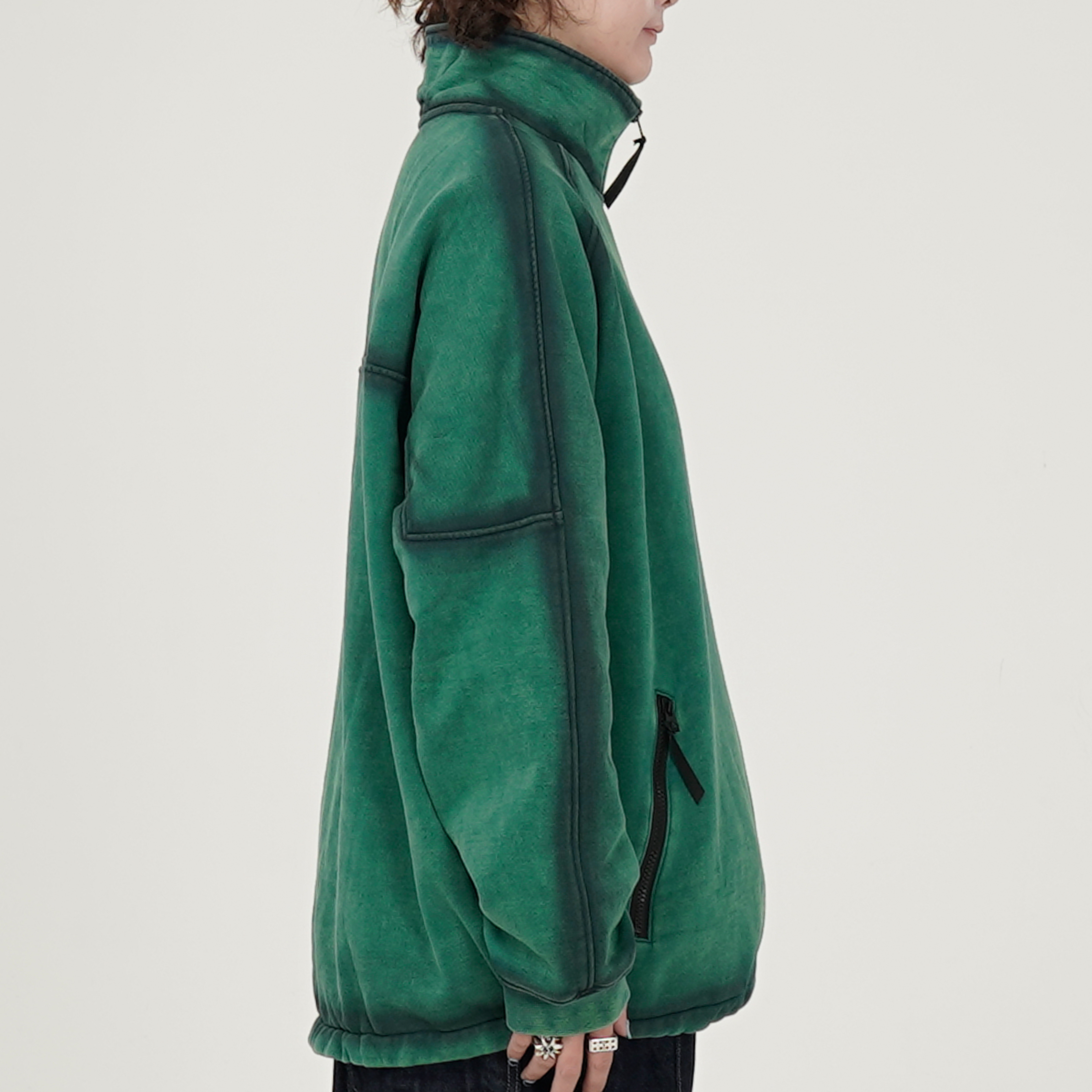 The Trilogy Tapes TTT SPRAY FUNNEL NECK - 25FW