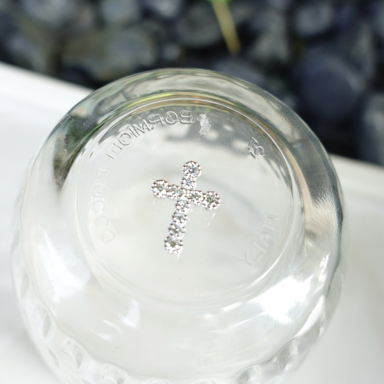 18K金鑽石吊墜 - 復古十字架