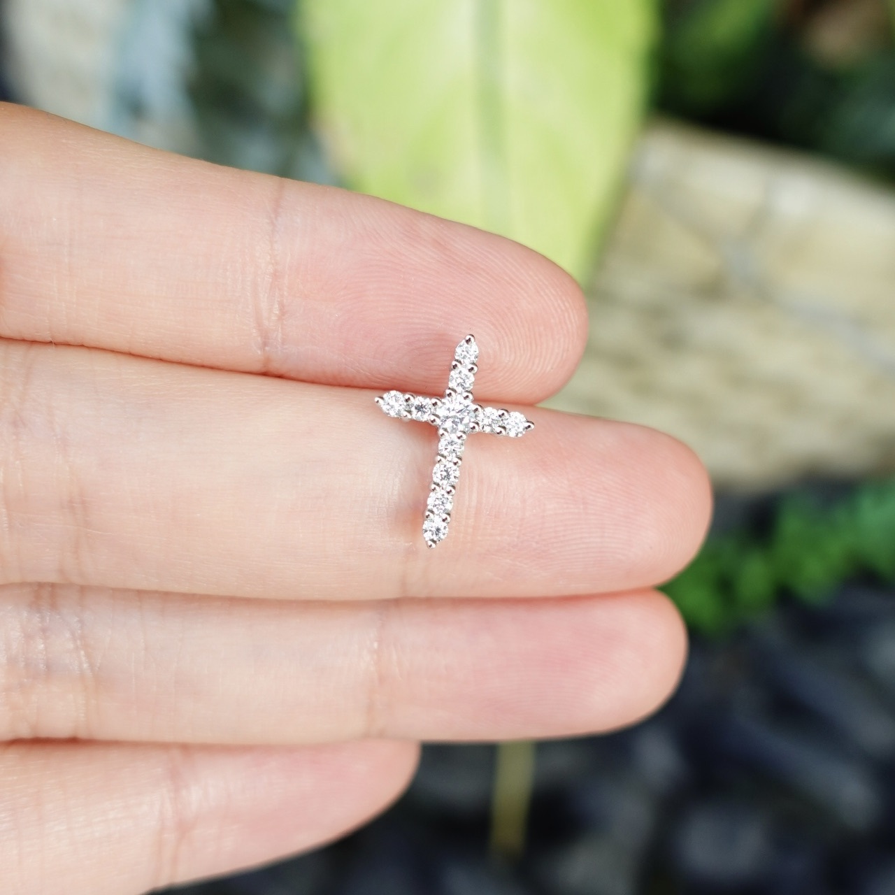 18K金鑽石吊墜 - 十字架