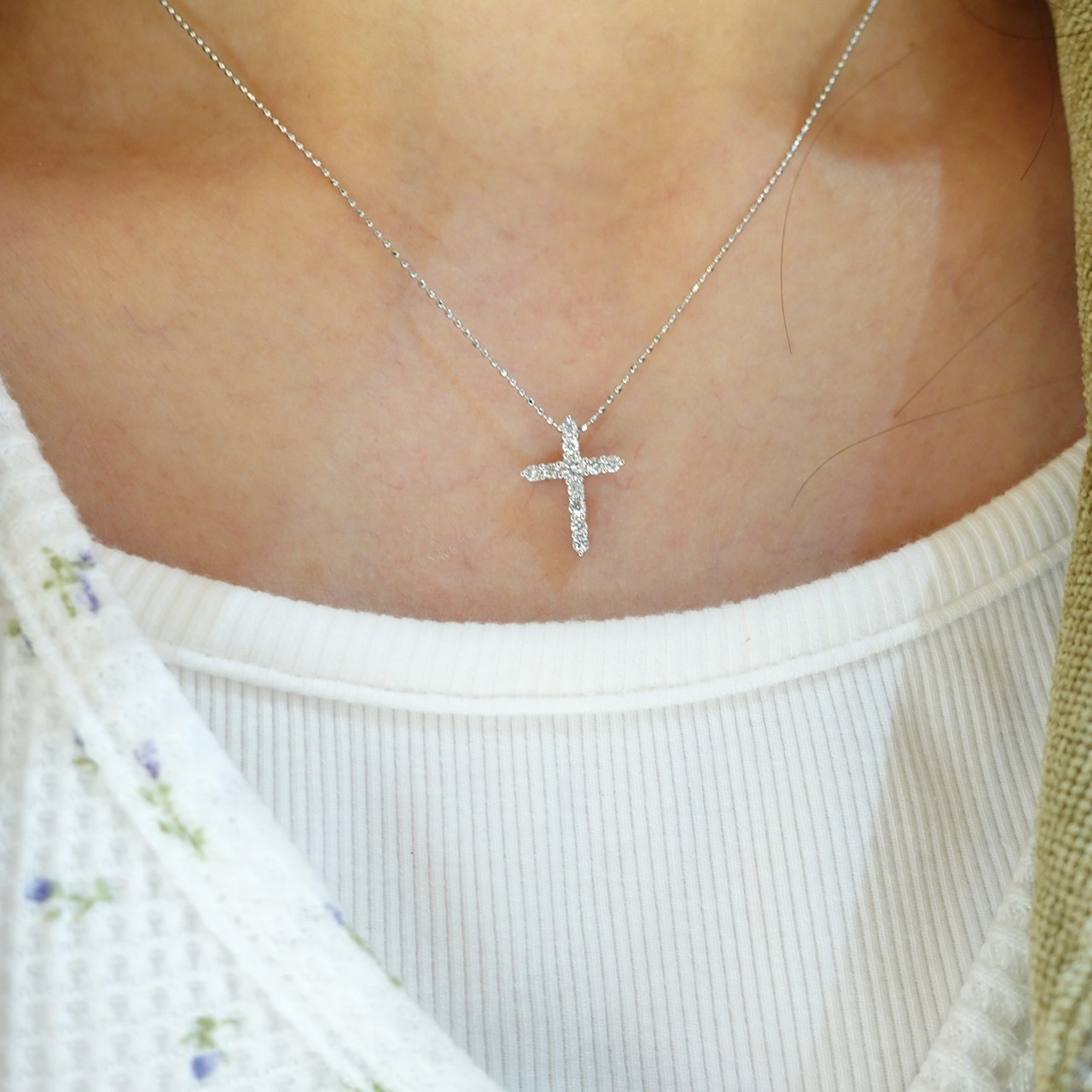 18K金鑽石吊墜 - 十字架