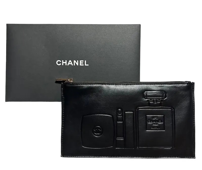 Chanel 贈品黑色小羊皮壓花化妝袋