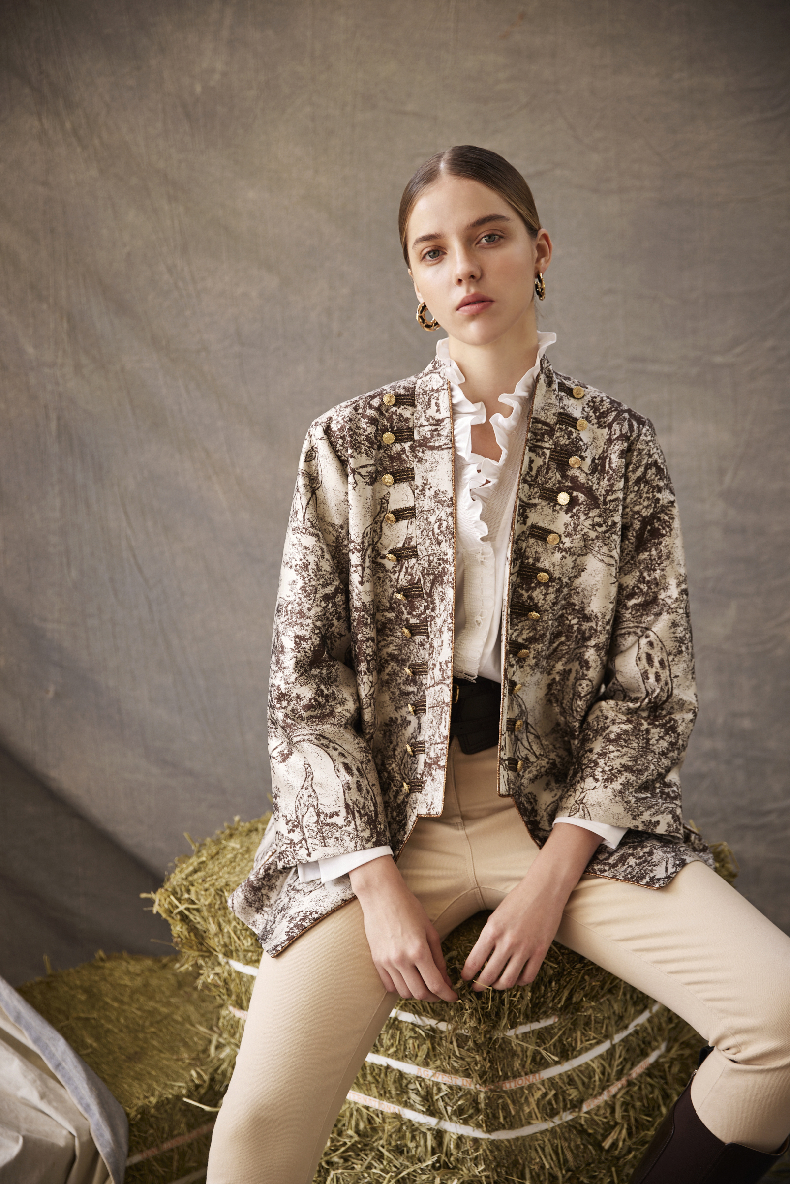 BE15108D1 匠藝之屋古典印花圖騰外套