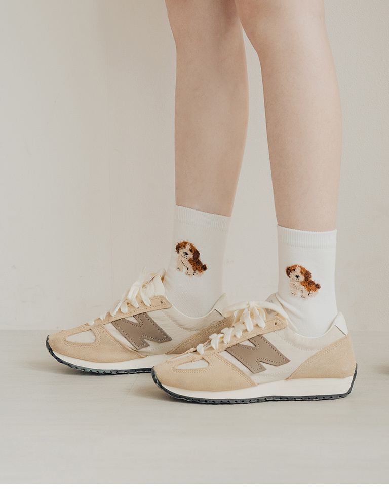 3D plush puppy-shaped mid-calf socks, available in two colors.【07110602】in stock+pre-order