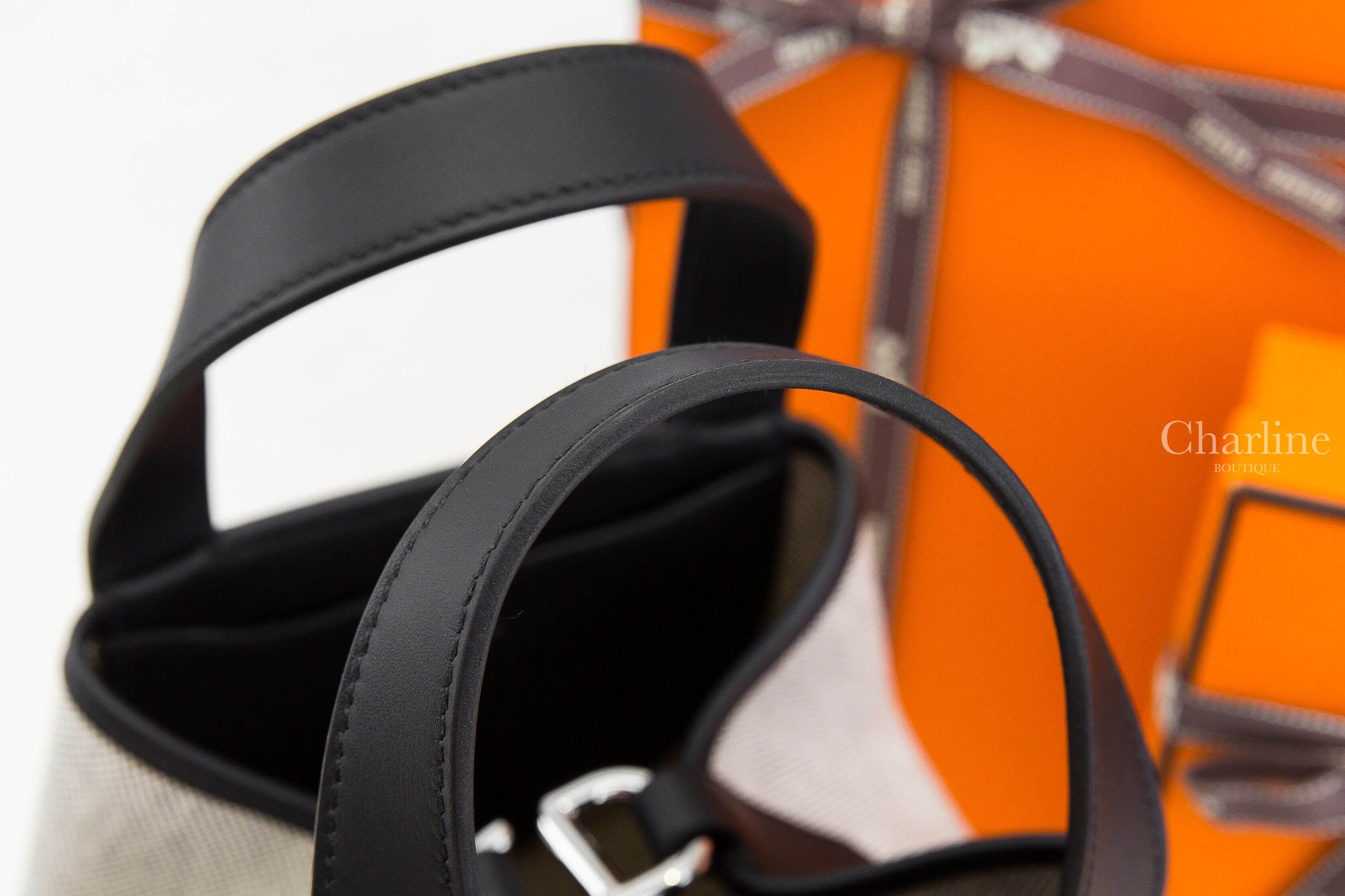 Hermès In The Loop 18cm Tolie H / Veau Swift AB Ecru-Noir 米灰色帆布拼黑色皮革銀釦小型提把水桶包