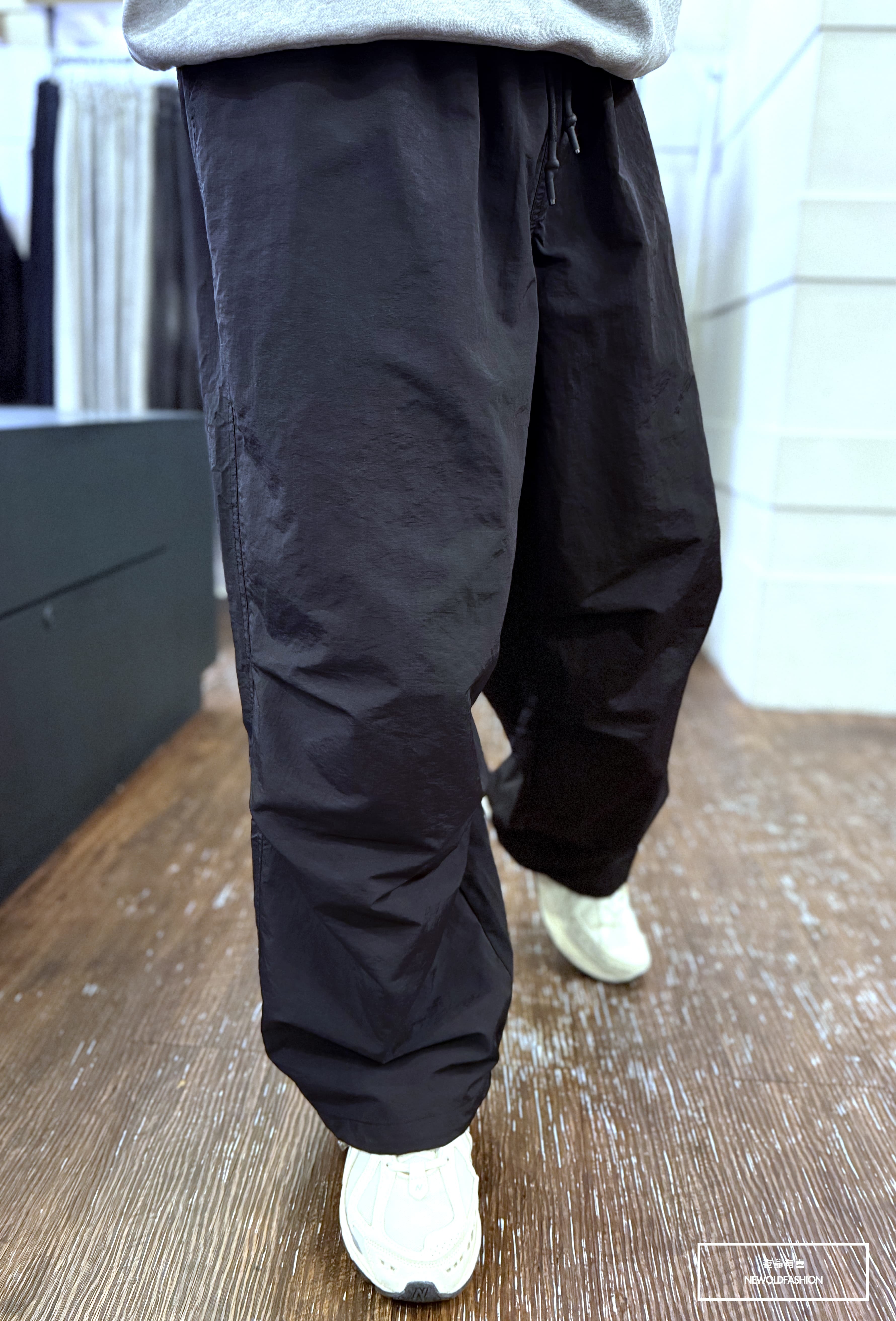 『新品上市』重磅釦環摺線工裝寬褲(NOF2510FC6)-黑