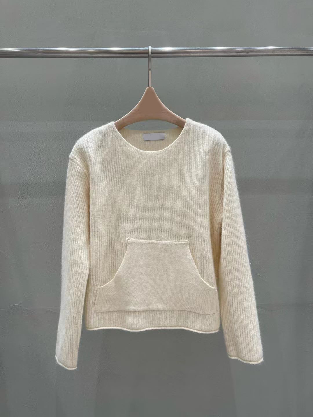 簡約百搭色系口袋造型羊毛圓領上衣 / 3色