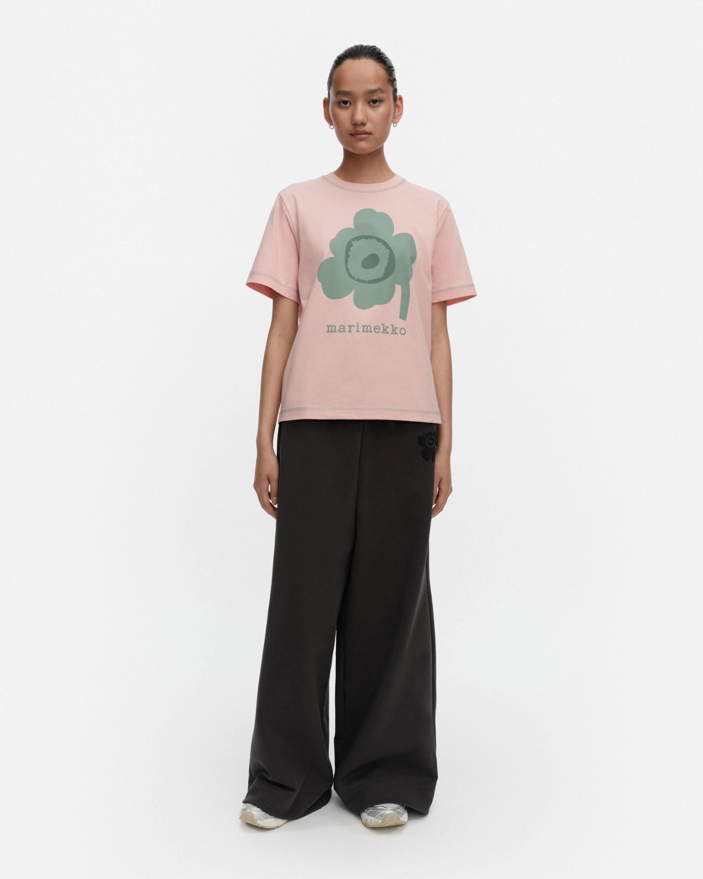 Luulo Unikko Kioski 短袖上衣