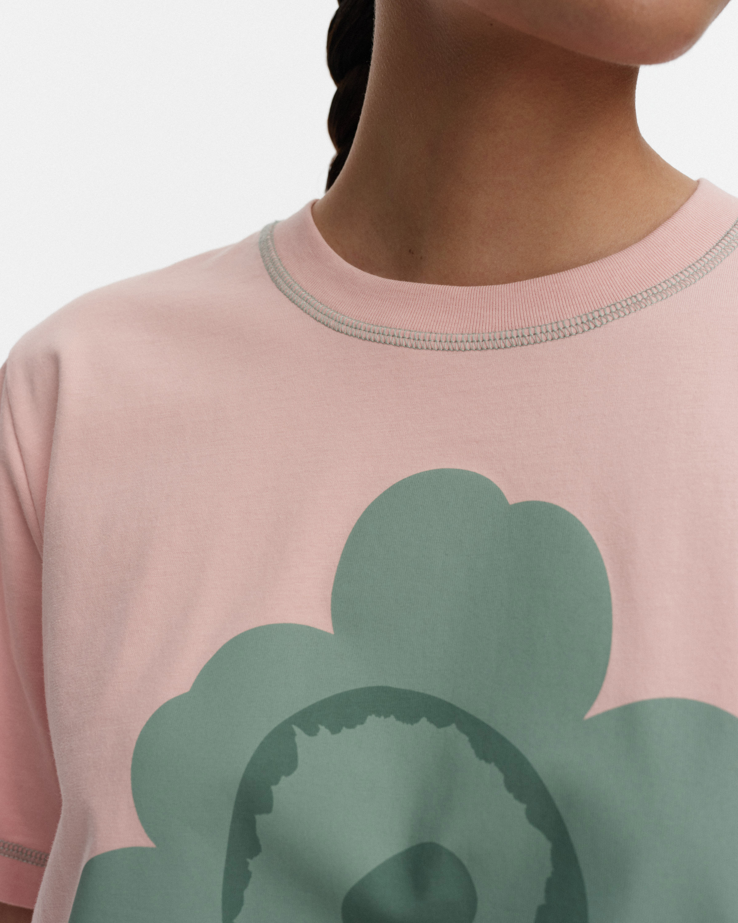 Luulo Unikko Kioski 短袖上衣