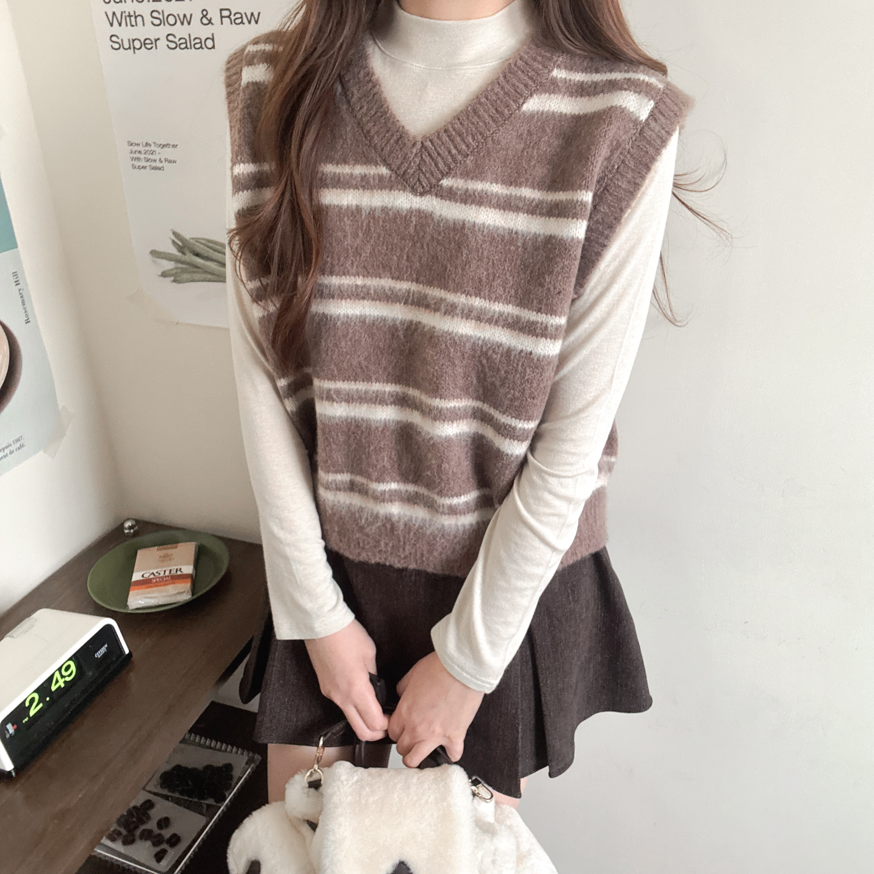 橫間V領背心毛衣