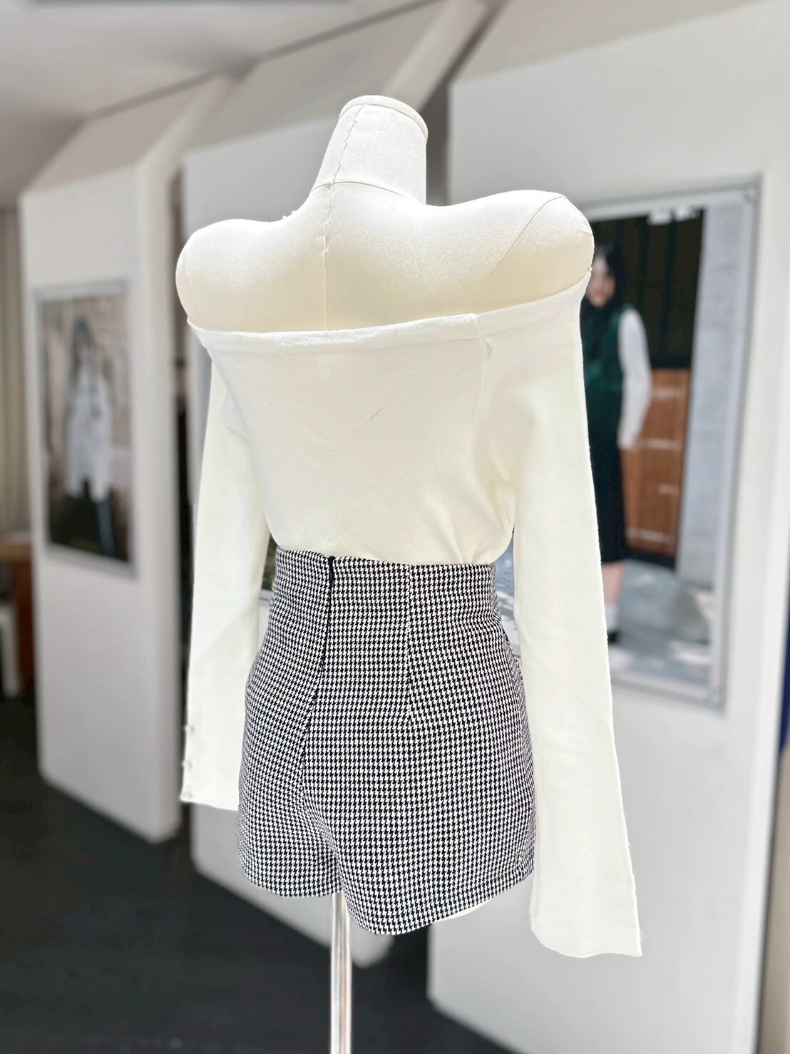 一字領胸口鏤空珠鏈可拆上衣