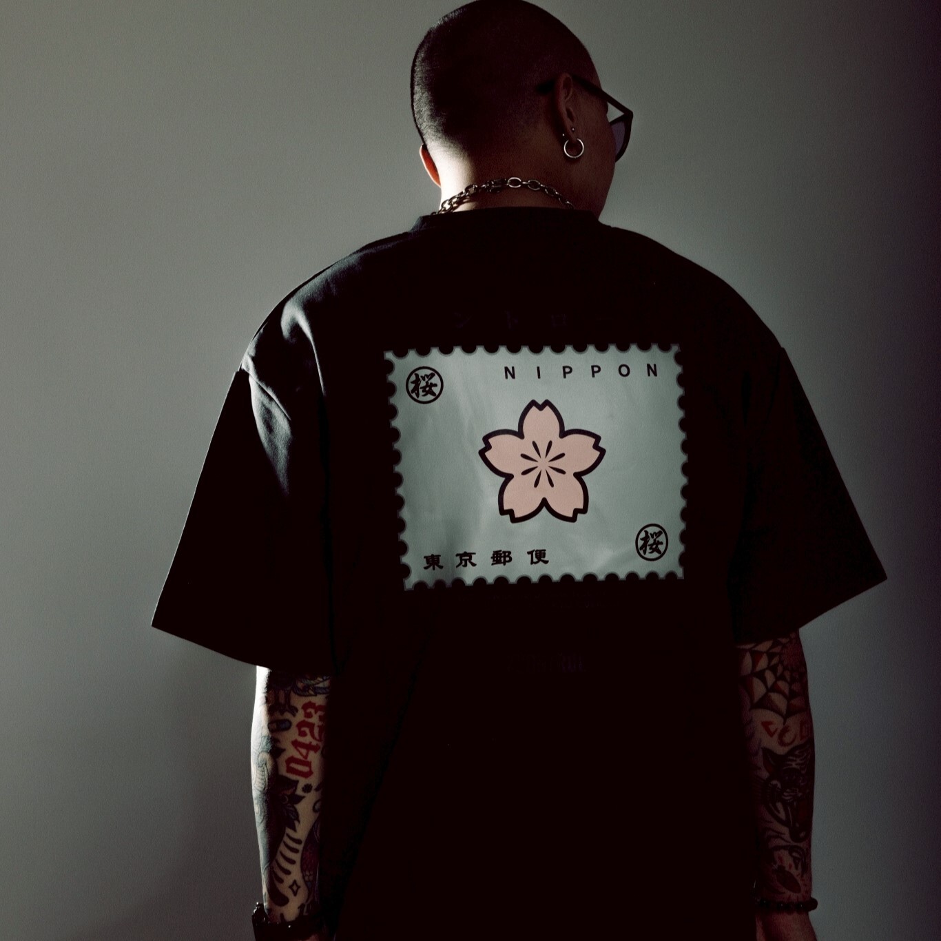 XCTRL 櫻花郵票寬版短T-黑