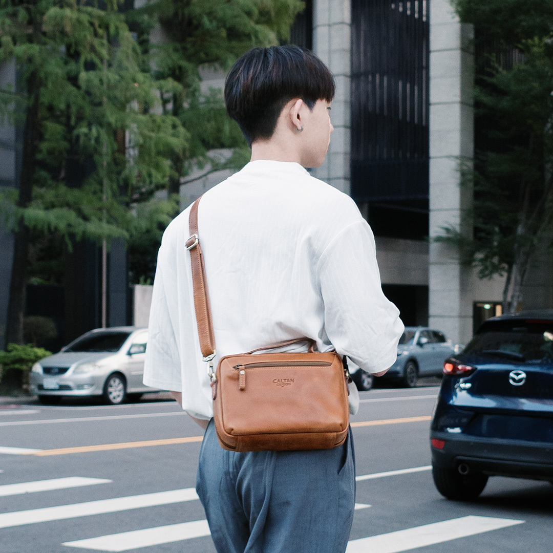 慢享厚片真皮斜背包 - 5549(兩色)