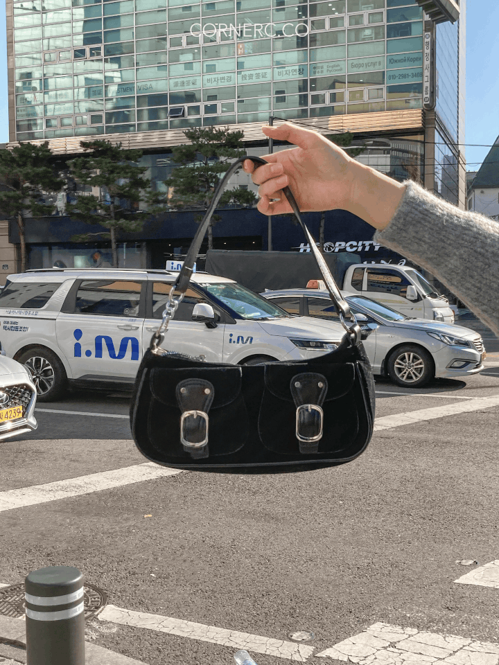 麂皮絨銀扣斜孭單肩袋(NYU NYU)〈🇰🇷DAY 2〉