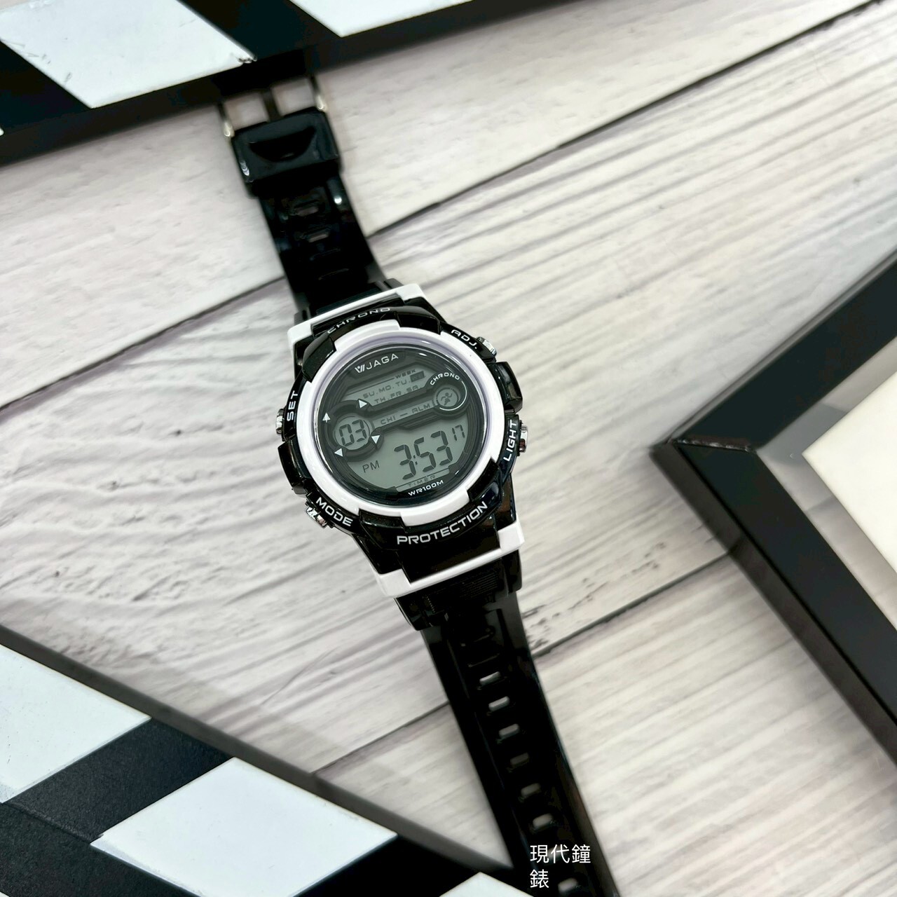 【JAGA 捷卡】色彩繽紛花漾年華多功能電子錶-黑白 M1126-AD 40mm 現代鐘錶