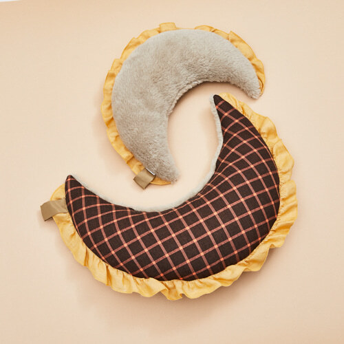 Louisdog 布朗尼格紋月亮枕