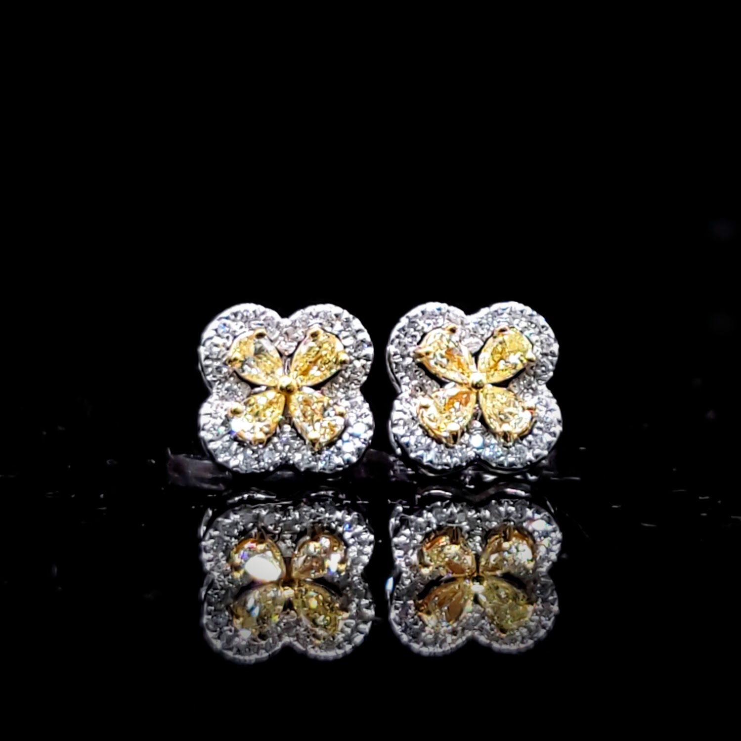 全新18K金【主石43份彩黃鑽】配小鑽共57份鑽石耳環